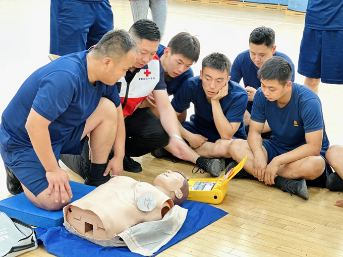 应急救护培训 (3)_副本.jpg 应急救护培训 (3)_副本.jpg